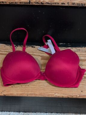 Victoria's Secret Body By Victoria Red  Push-Up Bra 36B